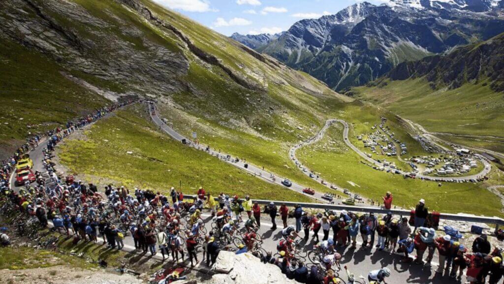 the tour de france cyclists going up Alpe d'Huez