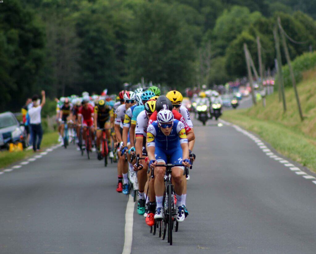 the front of a tour de france peloton